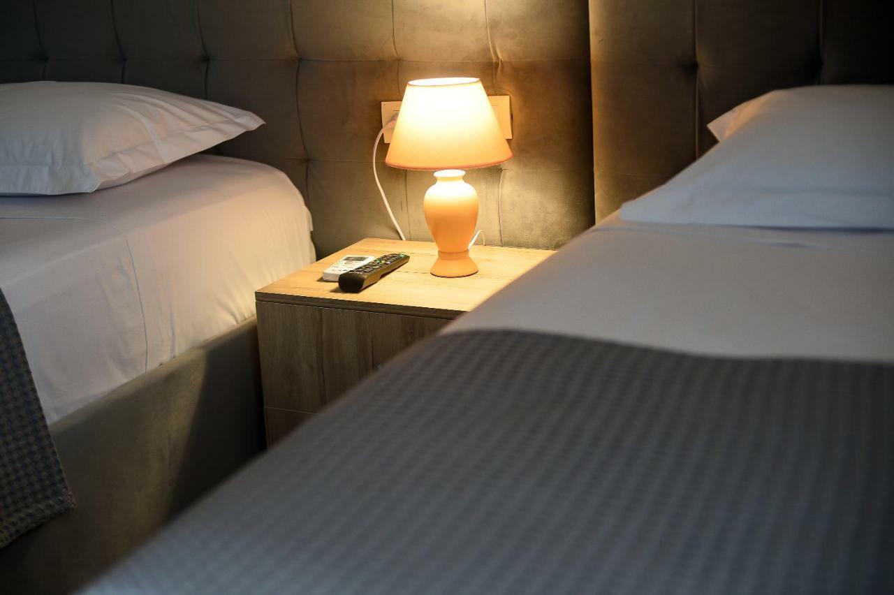 Hotel Niku Tiranë Eksteriør bilde