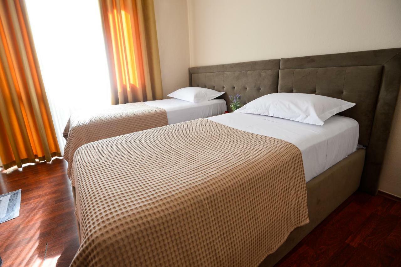 Hotel Niku Tiranë Eksteriør bilde
